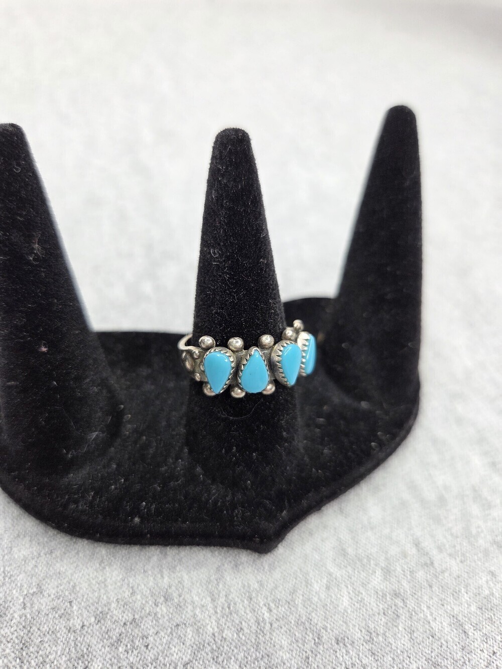 Zuni Sterling Silver Turquoise Teardrop Row Ring Size 7 Handmade Signed JP